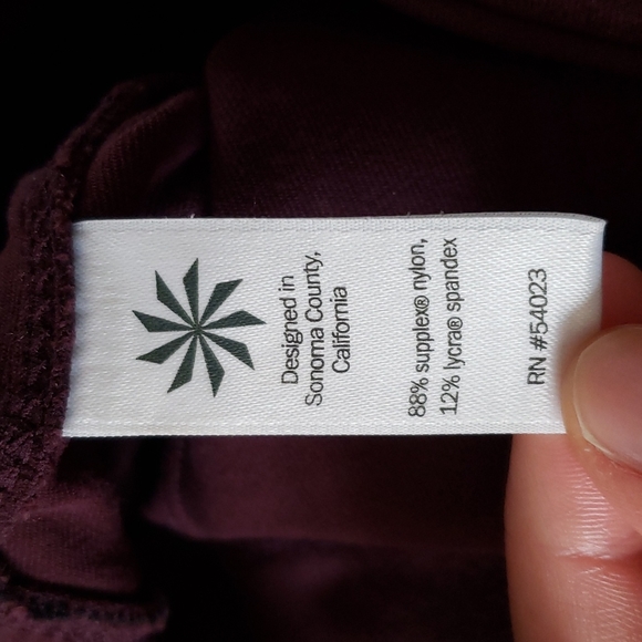 Athleta Leggings color red/purplish - Picture 7 of 7